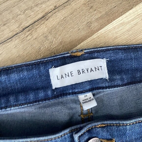 Lane Bryant Jean Bermuda Shorts 26 Flex Magic Waistband Signature Fit Mid Rise - Picture 4 of 6